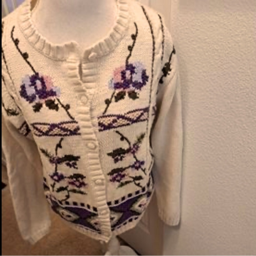 David Loren| Vintage Floral embroidered cardigan, knit buttons size XL